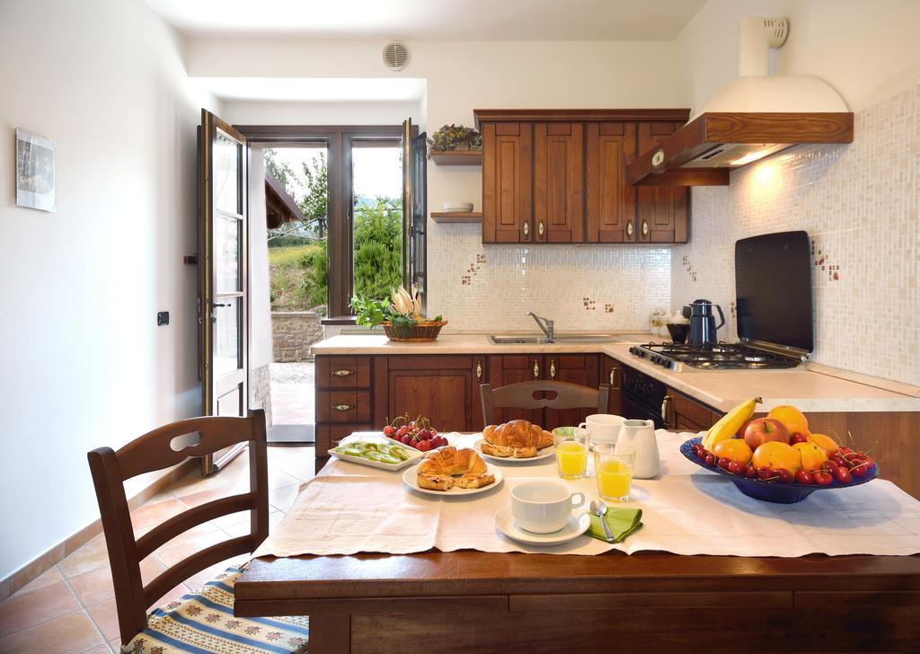 Agriturismo San Severo Passignano sul Trasimeno Bagian luar foto