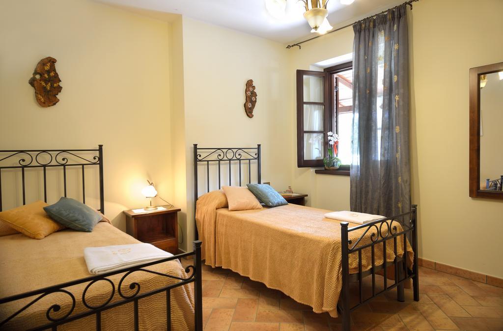 Agriturismo San Severo Passignano sul Trasimeno Bagian luar foto