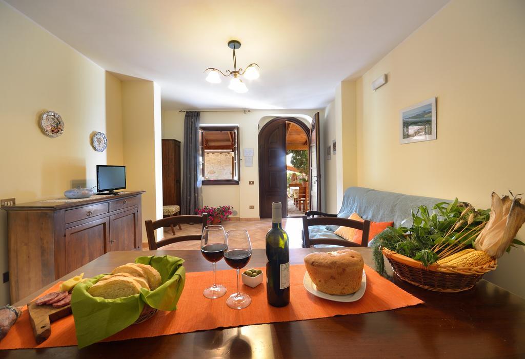 Agriturismo San Severo Passignano sul Trasimeno Bagian luar foto